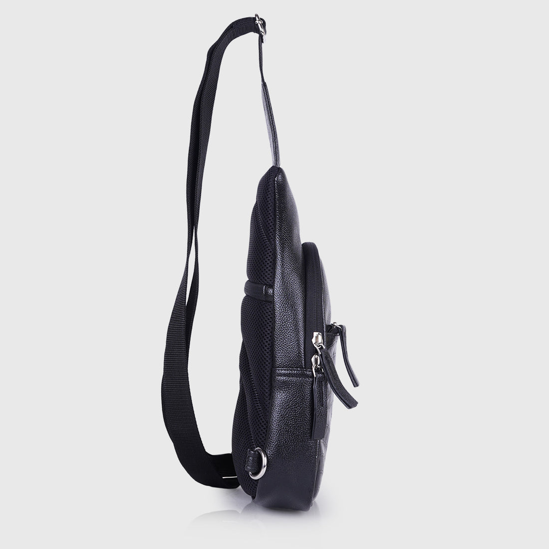 Urban Sling Luxe: Stylish Crossbody Bag for Modern Adventurers